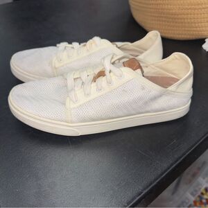 Olukai Pehuea White Slip-On Sneakers Women’s 6.5- excellent condition!